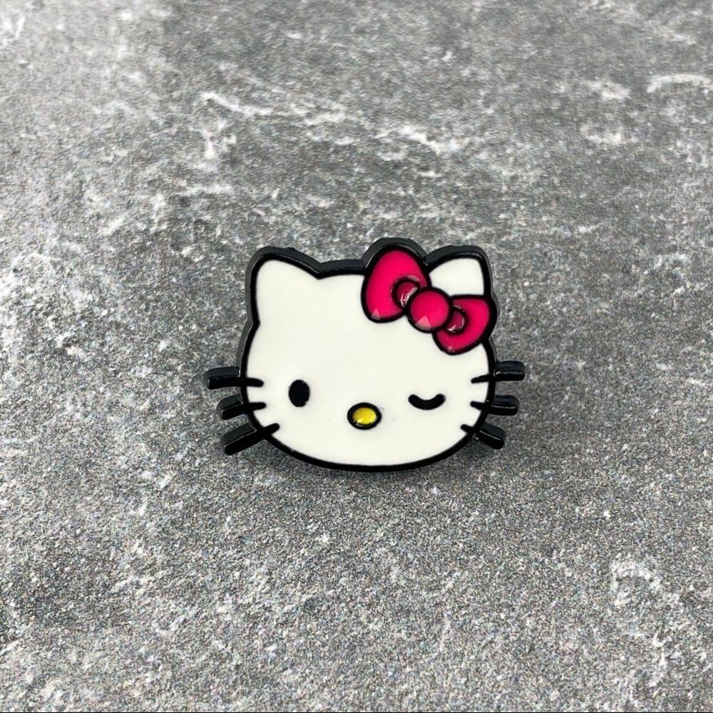 Hello Kitty Wink Face Enamel Pin/ Brooch Lapel - Picture 2 of 6